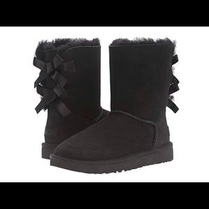 Selling my black UGG boots